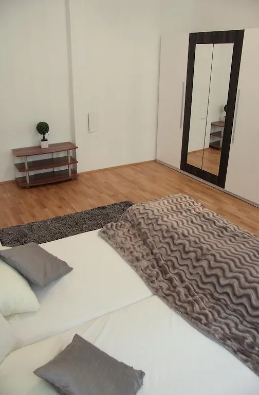 Amici Apartments Prater Vienna 0*,