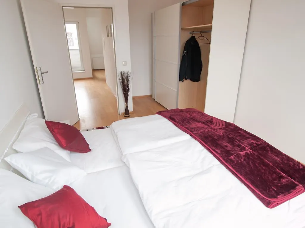 Amici Apartments Prater Vienna 0*,